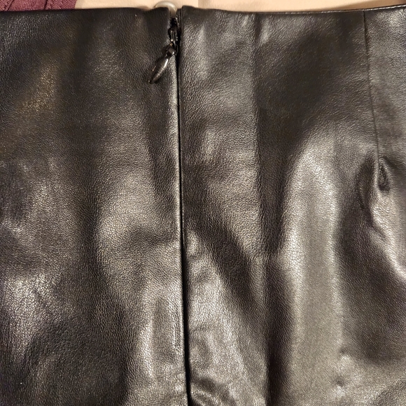 NWOT Faux Leather Pencil Wiggle Skirt Vegan Size 2P - Picture 5 of 10